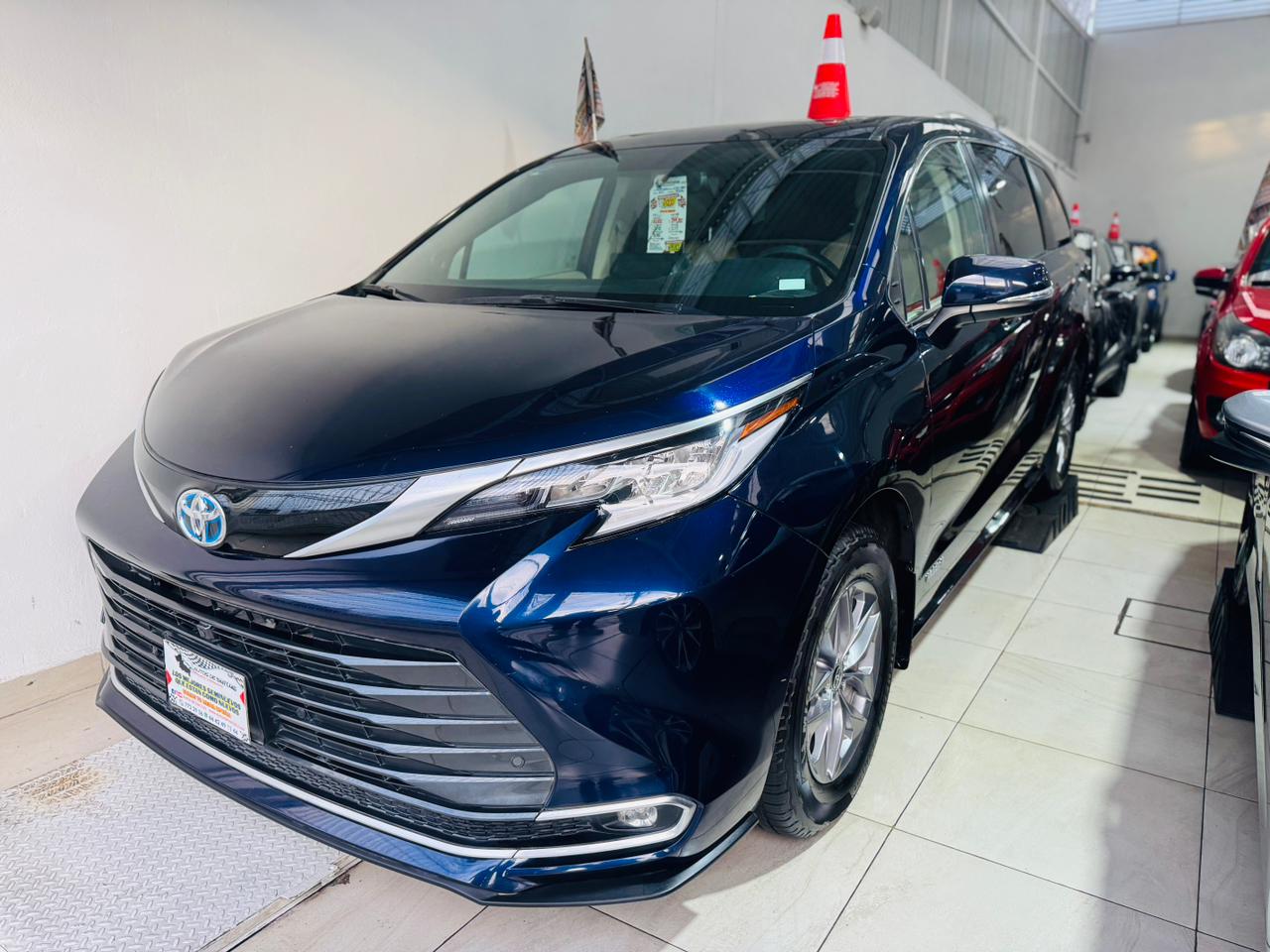 TOYOTA SIENNA